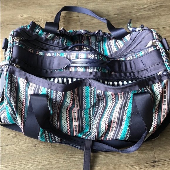 lululemon need a margarita cadet blue duffle bag - Picture 8 of 8